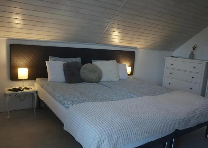 ゲストハウス Grande 4*